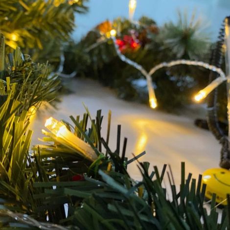 Guirlande Sapin Artificiel Nëol Lumineuse avec Pomme de pin Fruit Couronne Noël pour décoration Cheminée Porte Escalier 180CM Rouge Vert (1/4)