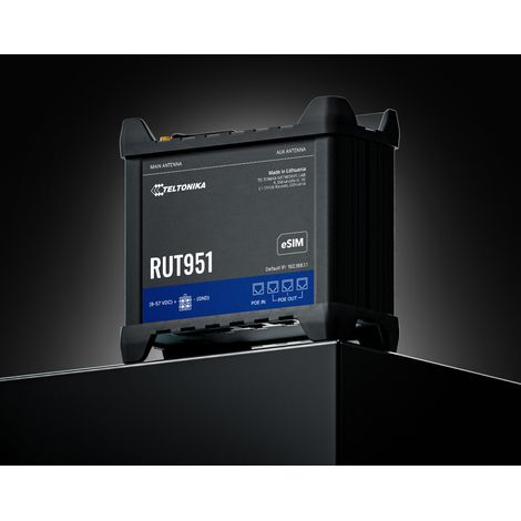 4G LTE Access Point + RUT951 Router (1/2)