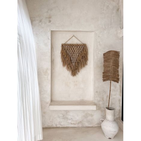 Decorazione murale in stile boho realizzata in rafia (1/2)