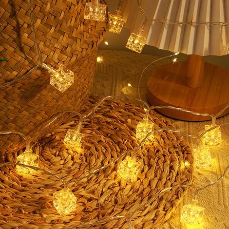 Guirlande lumineuse avec dix LED en forme de cube de glace lumiere blanche chaude pour jardin terrasse et deco evenementielle