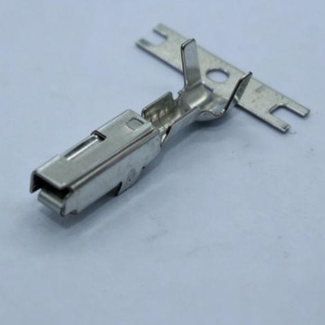7116-4025 Automotive connectors, plugs, wire harness terminals (1/2)