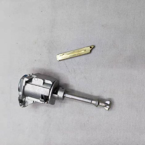 Suitable for Toyota 15 Camry car lock cylinders, bulk orders receive discounts. (1/4)