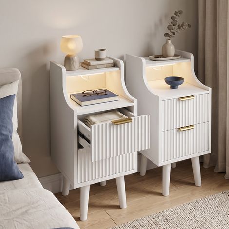 Set di 2 comodini 25x30x66cm a 2 cassetti, con stazione di ricarica e LED, tavolini da divano in legno, moderni, bianco (1/5)