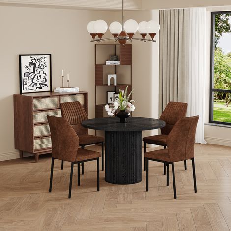 Ensemble table ronde 100 cm et 4 chaises salle à manger : MDF noir, pieds cylindriques, fixation Velcro, chaises marron avec dossiers rayés en tissu technique (1/4)