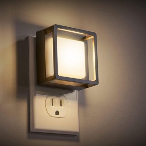 Juego de luces nocturnas LED，Luz nocturna empotrable con sensor de día y noche，Brillo regulable y ajustable，Blanco cálido，2 piezas (1/5)