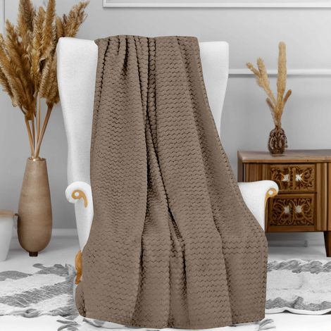 Plaid microfibre 120x160 cm COCOONING taupe, par Soleil d'Ocre