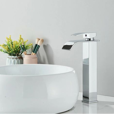 Rubinetto moderno per bagno a cascata, miscelatore per lavabo cromato, corpo in metallo resistente di qualità superiore, acqua calda e fredda regolabile (1/5)
