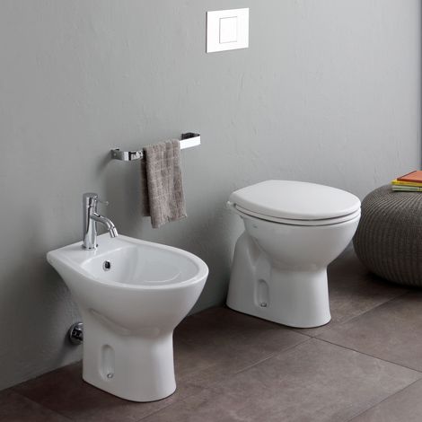 Par De Wc Sanitario De Pie Y Bidé Cipro (1/5)