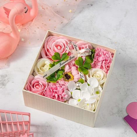 Cadeaux pour elle, femme, maman, épouse, petite amie : coffret de roses et d’œillets en savon. Cadeaux uniques pour un anniversaire, la fête des mères, la Saint-Valentin, Thanksgiving. (1/5)