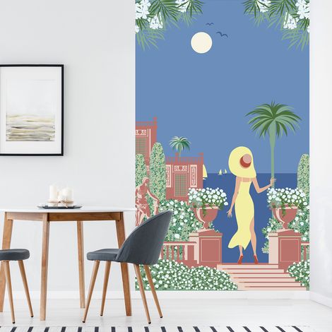 Papier peint intissé Paysage des Îles Grecques, Vue sur Mer, Femme en Tenue Bleue, 250 cm X 150 cm. (1/2)