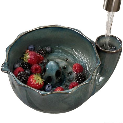Petite passoire pour baies et légumes, bol égouttoir de cuisine avec système d'égouttage rapide, construction en plastique durable et sans danger pour les aliments. (1/5)