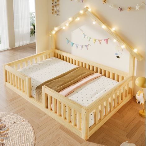 Cama infantil cabaña 90 x 200 cm de madera con barrera y guirnalda LED, natural OKMYHOME (1/5)