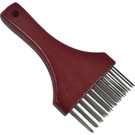 Attendrisseur de viande, outil manuel compact avec aiguilles en acier inoxydable et manche en bois, de couleur rouge. (1/5)