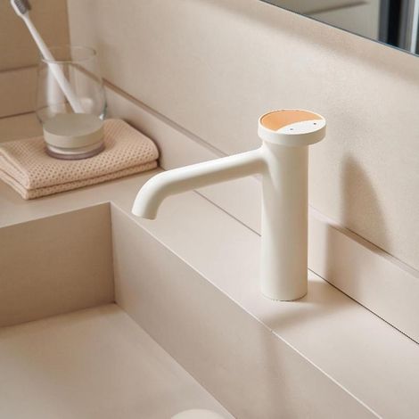 White single-hole mixer tap for hot and cold water, elegant milky finish, easy to install (1/5)