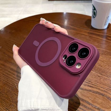 Coque pour iPhone 17 Pro Max couleur prune avec protection magnétique pour l'objectif, idéale pour une utilisation au contact de la peau.