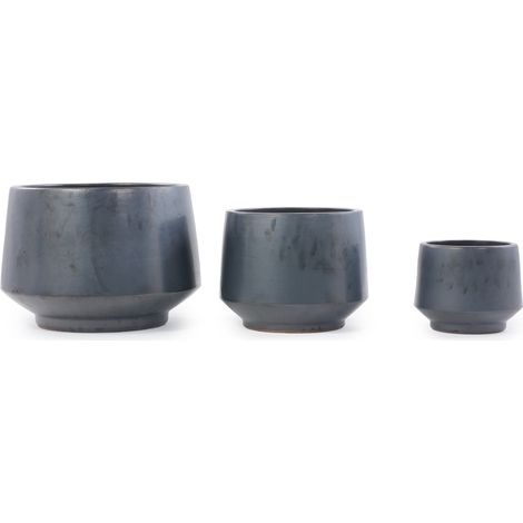 Vaso in ceramica artigianale nero opaco con fori di drenaggio (1/5)