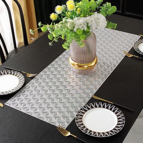 Tovaglia decorativa in PVC traforata, antiscivolo, ideale per feste in casa, cucina, ristorante e matrimoni (90 cm x 33 cm) (argento)