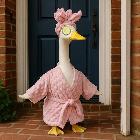 Herbstliches Outfit für eine 58 cm hohe Zementstatue mit einem niedlichen rosa Rock, ideal zur Dekoration Ihrer Veranda, Ihres Gartens, Ihres Rasens oder Ihrer Terrasse.