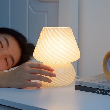 Lampe champignon veilleuse tricolore 5V USB avec télécommande, variateur d'intensité et minuterie pour l'éteindre, idéale pour la chambre, la table de chevet et un bureau minimaliste. (1/5)