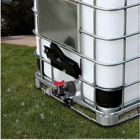 Ich habe einen 1000-Liter-IBC-Tank mit einem S60x6-Adapter und einem 3/4-Dreh-Schlauch (letzter Hahn).