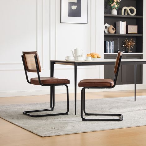 Chaise de salle à manger en rotin synthétique marron avec cadre métal noir, assise en simili cuir PU, dossier cannage, style vintage industriel (1/5)