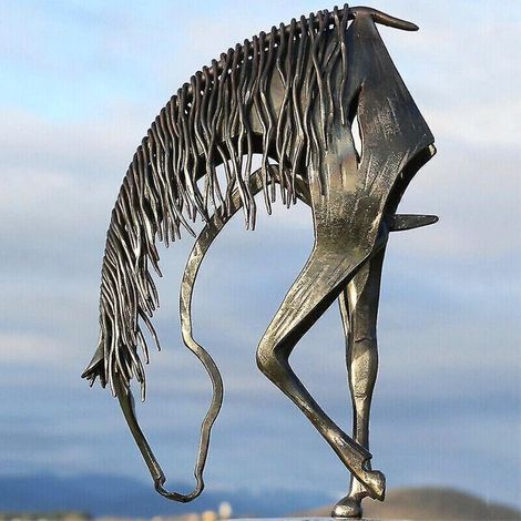 Statue de cheval en métal, sculpture pour la décoration de la maison et du jardin, cadeau artisanal. (1/2)