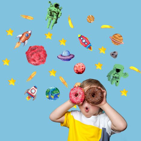 Stickers muraux phosphorescents représentant des astronautes, des vaisseaux spatiaux et un ciel étoilé, pour la décoration de chambres d'enfants. (1/5)