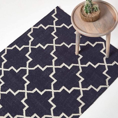 HOMESCAPES Edmonton Navy Blue and White 100% Cotton Geometric Pattern KIlim Rug, 90 x 150 cm
