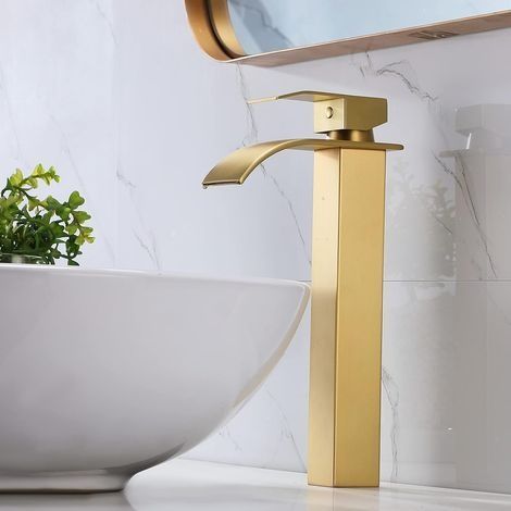 Einhebelmischer, Waschtischarmatur mit Wasserfallauslauf, modernes Design, Warm- und Kaltwassermischer, quadratisch, verchromt (1/5)