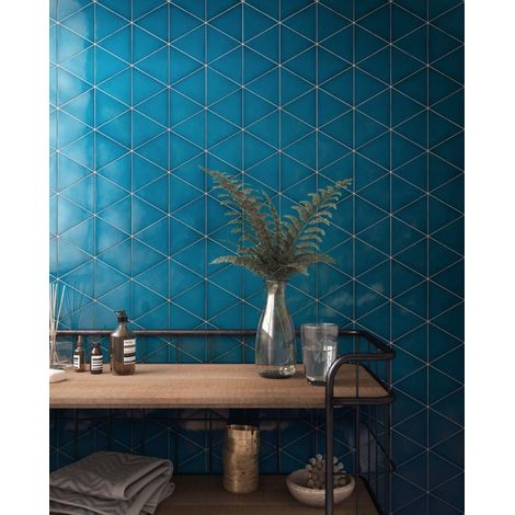 Carrelage mural faïence graphique triangle 12.4x10.8cm bleu profond brillant – Boîte de 0.20 m2 – Pour espaces modernes – Equipe (1/2)