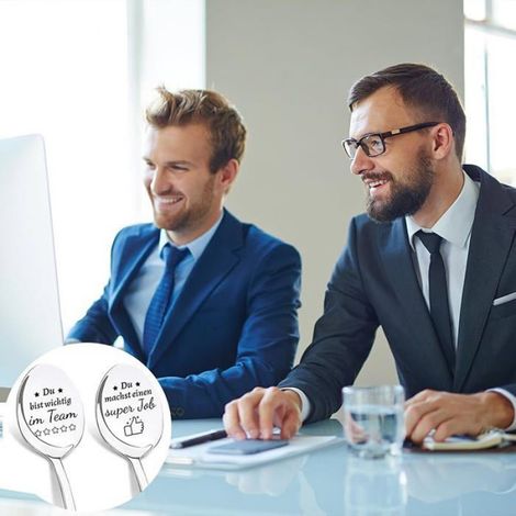 Cadeau de Nol pour vos collègues - Lot de 2 cuillères à café avec gravure Du Bist Wichtig im Team, Lieblings COFFRET THEMATIQUE (1/5)