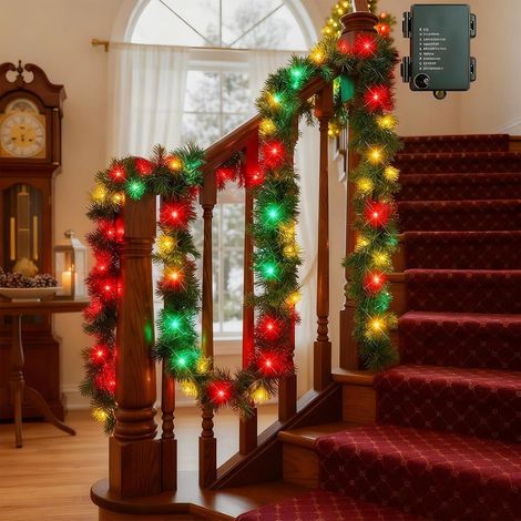 Guirlande de Noël LED 4.5 m avec 50 Lumières Blanc Chaud, Guirlande Noël Escalier et Couronne de Noëls en Sapin Artificiel à Piles, Christmas Garland with Lights pour Intérieur et Extérieur (1/5)