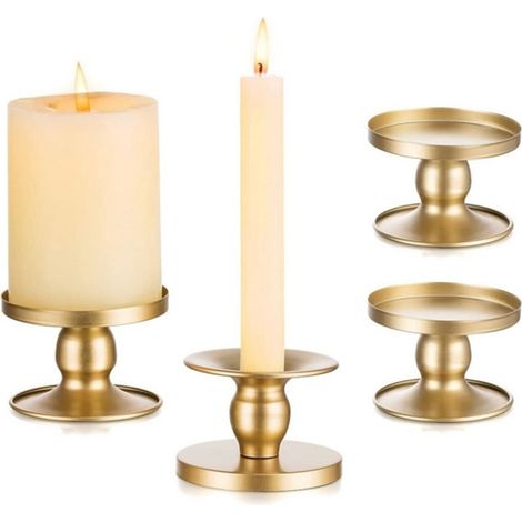 Set aus 2 schmiedeeisernen Kerzenhaltern im nordischen Stil mit goldenen geometrischen Mustern, dekorativ für Wohnzimmer oder Vitrine, leuchtende Teelichthalter