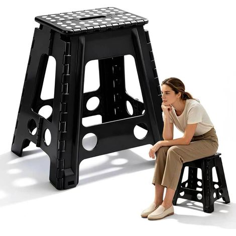 Tabouret Pliant 45cm Noir, marchepied Pliable avec Support 150 kg, Surface antidérapante et poignée de Transport, Tabouret Pratique pour Cuisine, Salle de Bain et Salon (1/5)