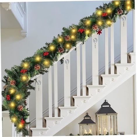 Guirlande de Noël lumineuse, 1,8 m, feuilles de pin artificielles avec cône de pin, baies rouges et décorations lumineuses LED (1/4)