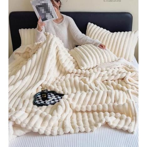 Couverture douillette, 120 x 200 cm couvre-lit/couverture de canapé chaude et moelleuse pour maman, femme et petite amie,Beige (1/5)