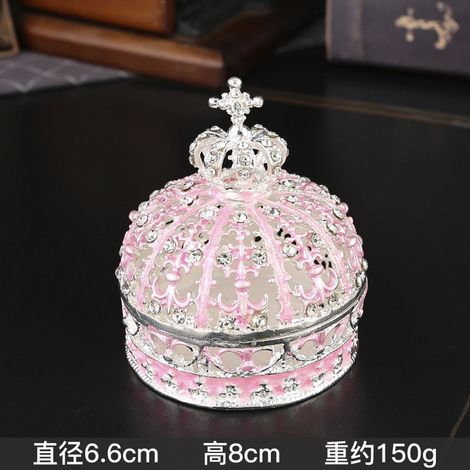 Boîte à bijoux couronne en émail rose incrusté de diamants, pour ranger bagues et boucles d'oreilles. (1/2)