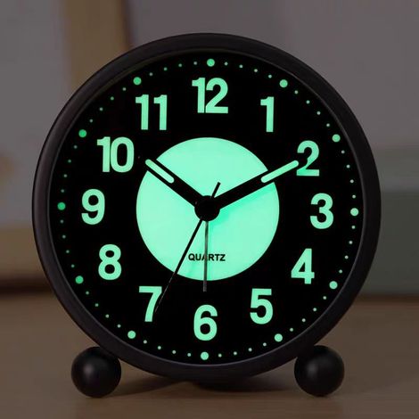 Orologio da camera da letto, silenzioso, a batteria, senza ticchettio, design moderno, orologio silenzioso per la camera da letto, orologio luminoso - nero (1/5)