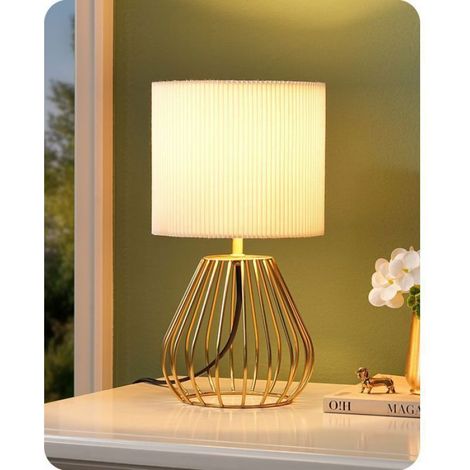 Lampe À Poser - Abat-jour Plissé - Base Métallique Dorée Forme Goutte D'eau - 29 cm - Ampoule LED E14 Incluse ×1 (1/5)