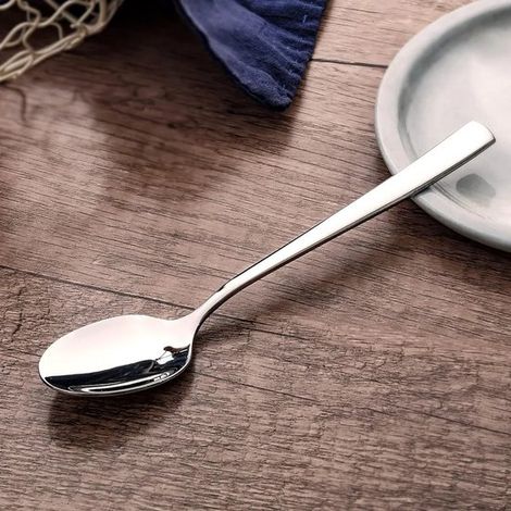 Juego de 12 cucharillas de café de acero inoxidable de alta calidad, pulidas a espejo, con un diseño moderno y elegante.