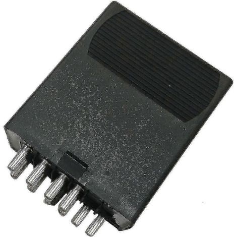 Kraftstoffpumpenrelais für Mercedes 190E, 260E und 300E (Referenznummer 0035452405) für die Baureihen W124, W126 und W201. (1/5)
