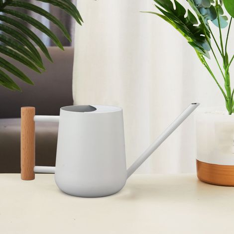 Regadera de acero inoxidable de 900 ml con boquilla larga y elegante mango de madera para jardines y plantas de exterior. (1/5)
