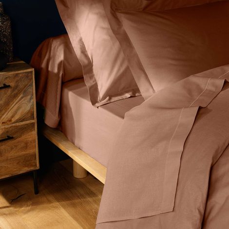 Drap plat 2 personnes 240 x 300 cm coton 57 fils Lina Blush – Finition point bourdon (1/3)