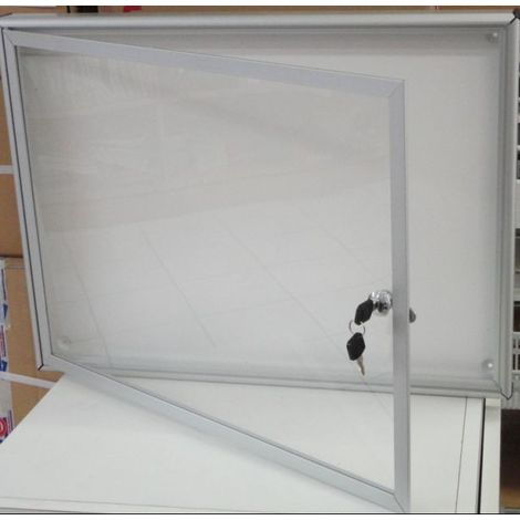 Tableau d'affichage en aluminium avec fond magne'tique 45x60x4,5 cm, porte crilex transparente avec serrure a' cylindre (1/2)