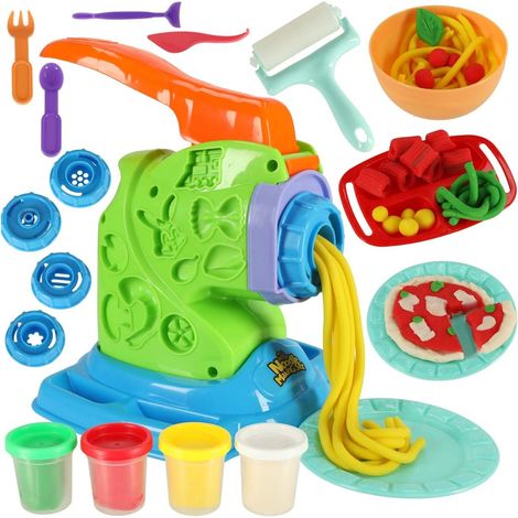 Máquina de pasta para niños con accesorios.