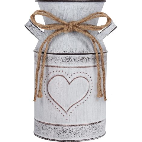 Vaso per fiori in metallo vintage - 10,3 x 19 cm - Brocca per latte bianca in stile rustico shabby chic vintage con cuori - Brocca per latte decorativa in zinco per decorazioni per la casa/matrimoni e (1/4)