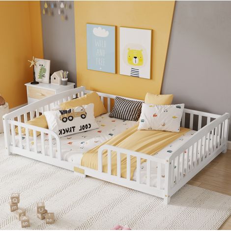 Letto a pavimento 140 x 200 cm con barriere di sicurezza, apertura centrale, pino bianco OKWISH (1/5)