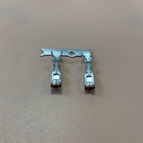 13948955 Automotive connectors, plugs, wiring harness terminals (1/4)