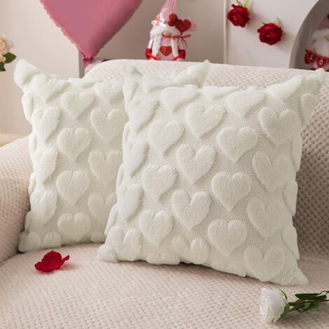 Lot de 2 housses de coussin 45 x 45 cm,blanc crème, cœur, en peluche douce et fausse fourrure jacquard, pour canapé, chambre à coucher (1/5)