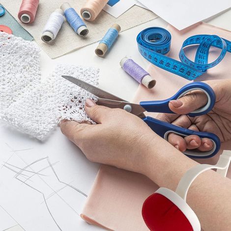 Pelote à Épingles pour le Poignet [Couleur Rouge] Bracelet pour bras en Plastique Rembourré Coton - Coussin pour Épingle Portable pour la Couture Artisanat Bricolage (1/4)